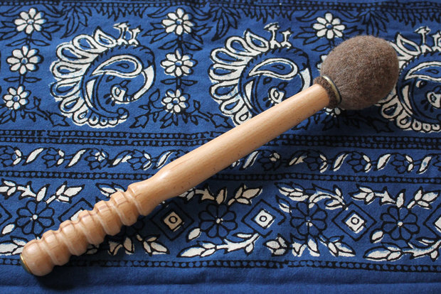Professional mallet B for singing bowls